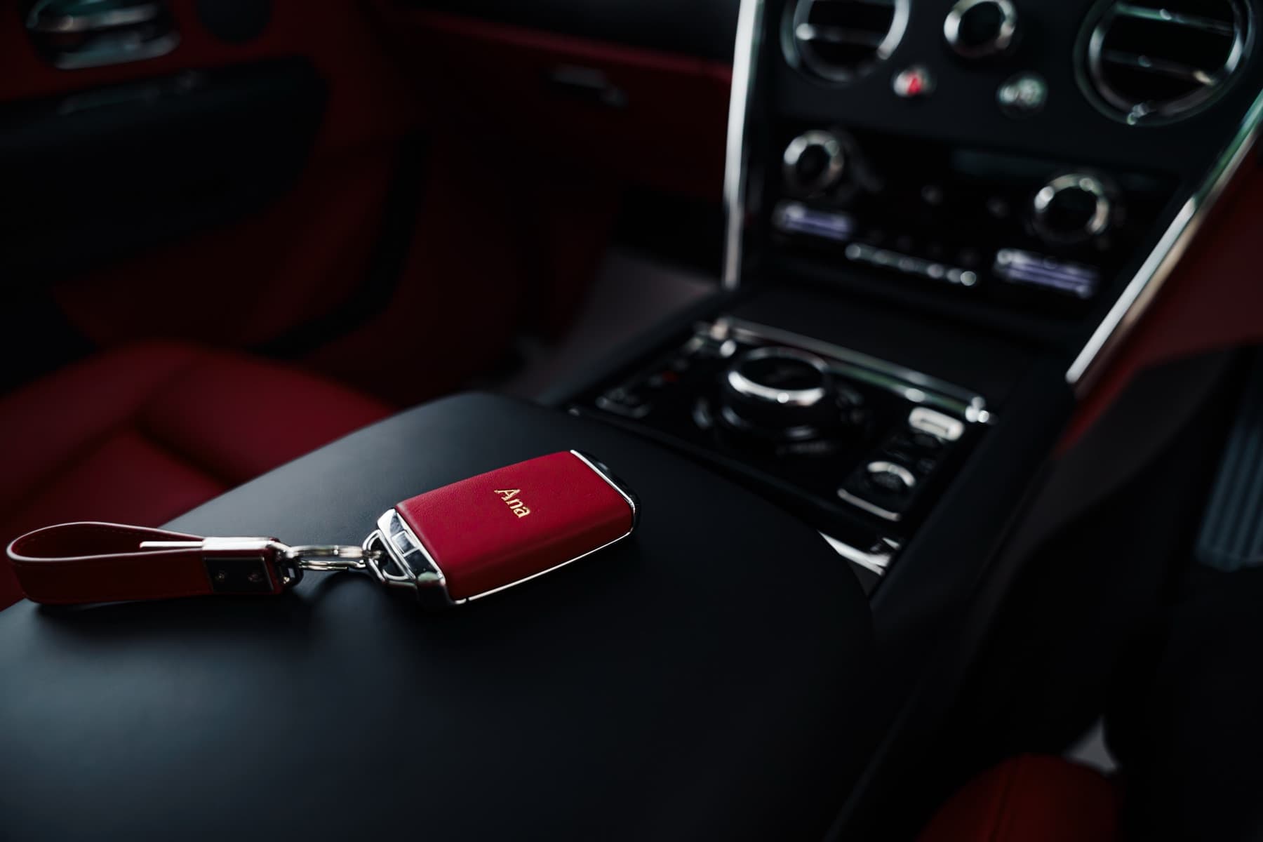 Rolls-Royce — side profile